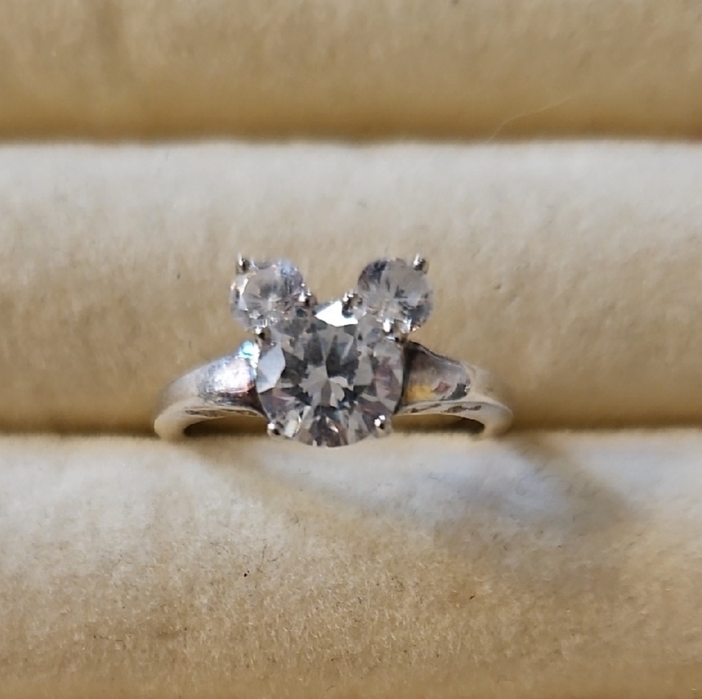 Disney Mickey Mouse Sterling Silver Ring with CZ. Stones Size 6